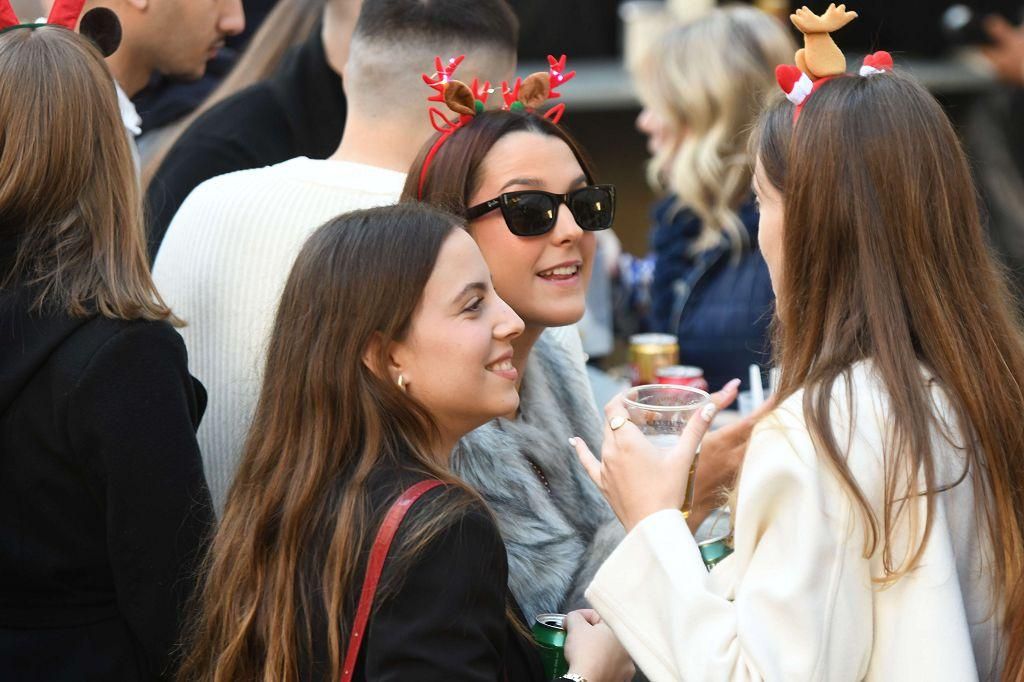 Murcia se echa a las calles durante el tardeo de Nochebuena