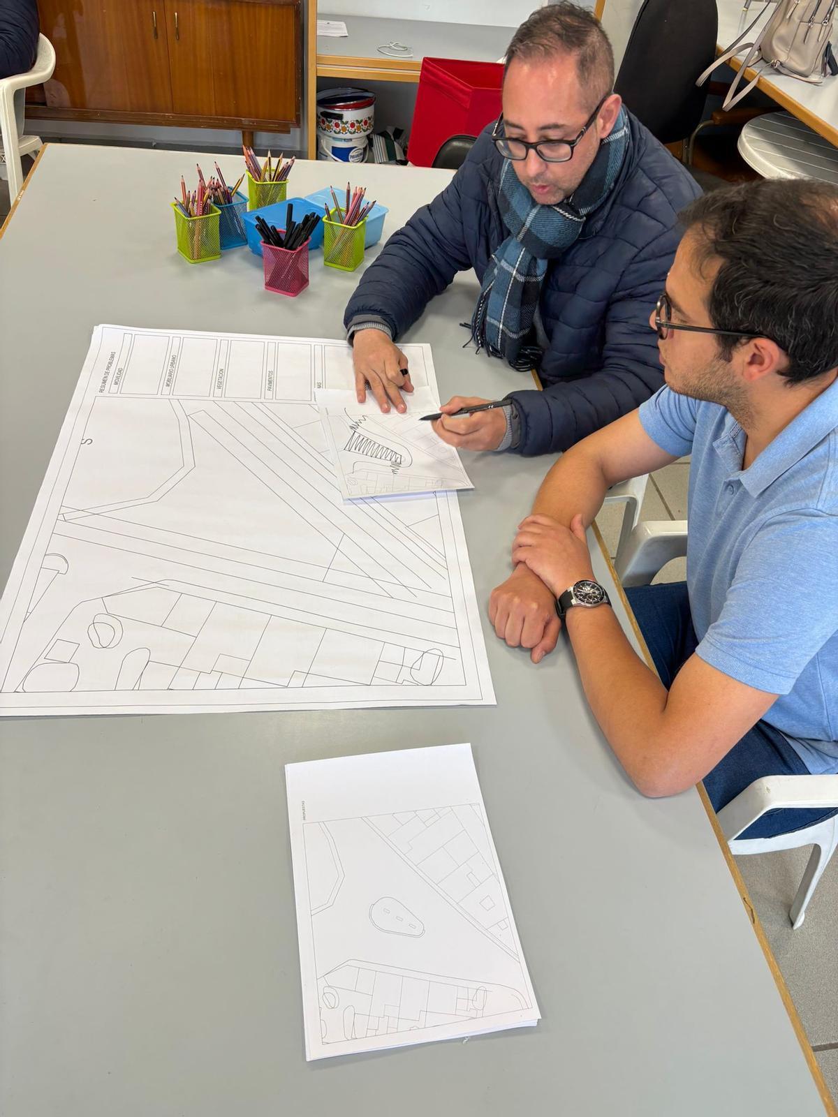 Reunión para estudiar el diseño de la plaza de Bermillo de Sayago.