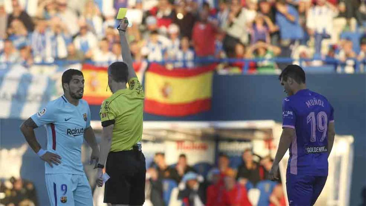 Luis Suárez vio la tarjeta amarilla ante el Leganés