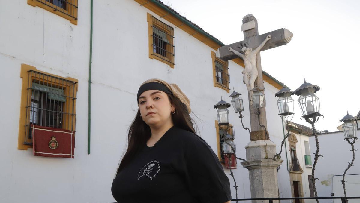 Una cordobesa denuncia a su hermandad por impedirle salir como costalera