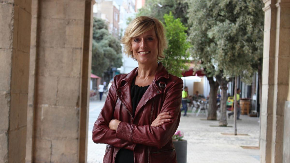La diputada autonómica por Castellón, Verònica Ruiz, que ahora sale de Iniciativa para formar parte de la coalición Compromís sin integrar ningún partido