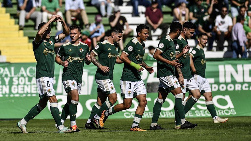 El Cacereño celebra que jugará «con una sonrisa»