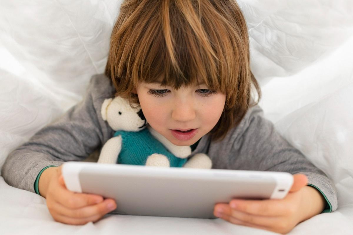 El 69% de los niños españoles superan el tiempo máximo de exposición a las pantallas recomendado por los expertos.