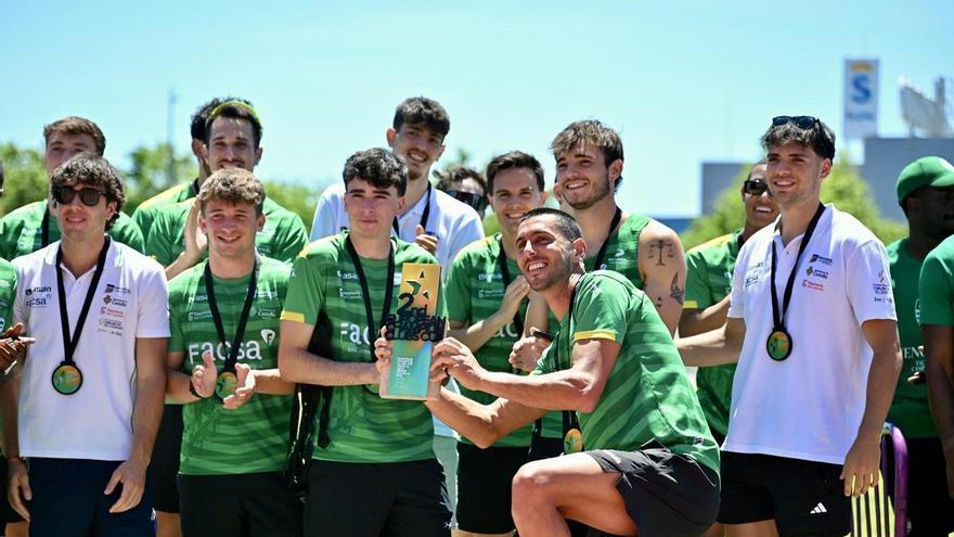 Doble e histórico podio del FACSA Playas de Castellón en la Copa de Europa de Clubes