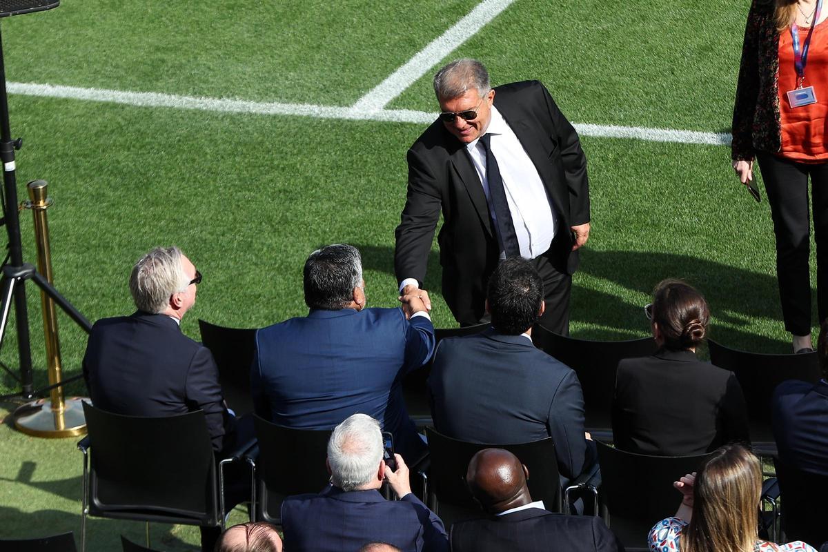 Colocación de la primera piedra del futuro Camp Nou