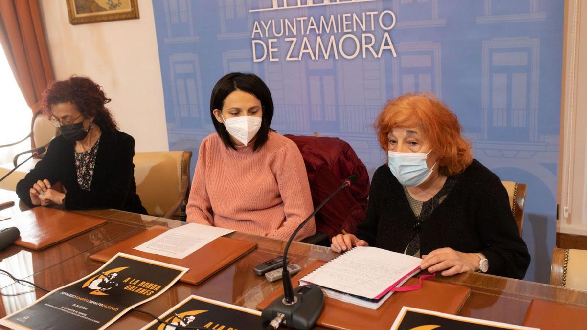 Desde la izquierda, Carmen Ramos, María Eugenia Cabezas y Chelo Rivera. | E. F.