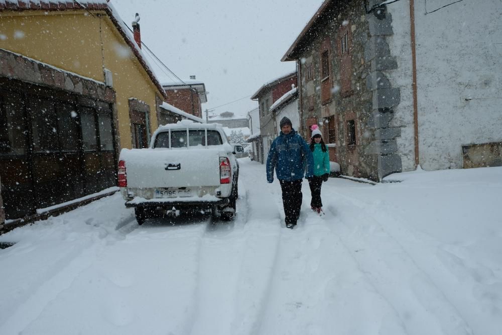 Así se vive el temporal en Pajares