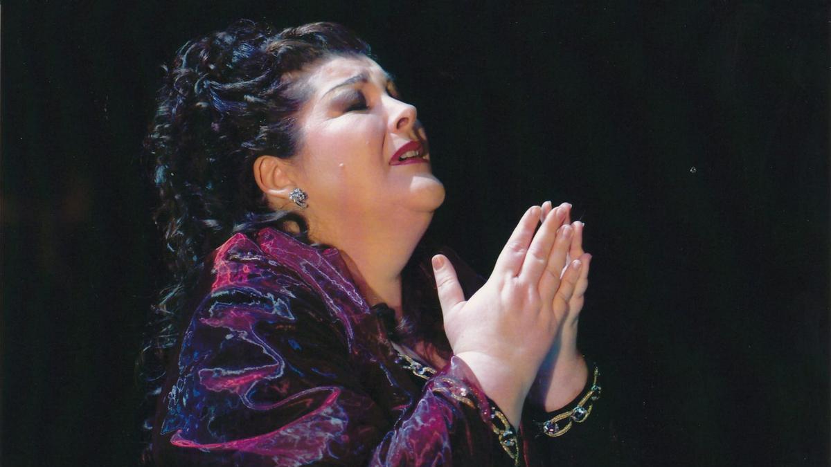 Ana María Sánchez interpretando &quot;Elisabeth&quot; de Roberto Devereux.