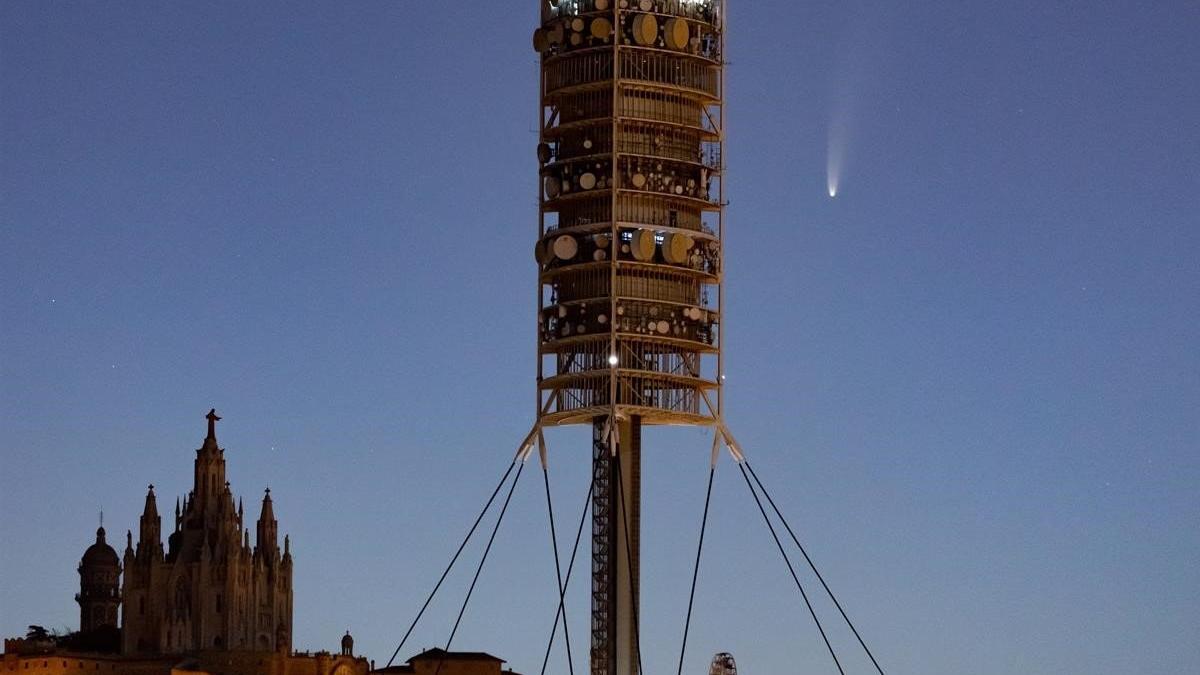 El cometa Neowise visto desde Vallvidrera.