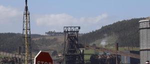 El horno alto de ArcelorMittal en Gijón afectado por el incendio.