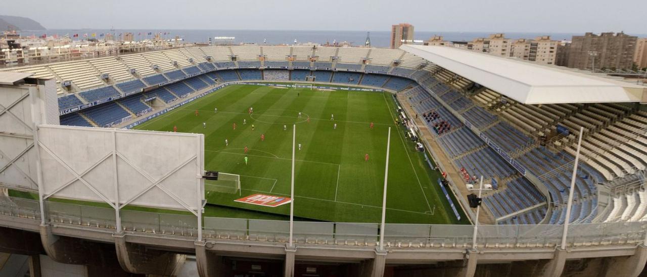 Panorámica del estadio Heliodoro Rodríguez López desde la fachada de Herradura. | | EFE