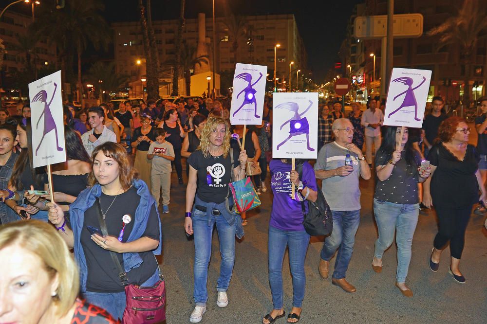 “No es no, lo demás es violación” y “La tumba del machismo, Alicante será”, son algunas de las consignas que se escuchado por las calles de la ciudad