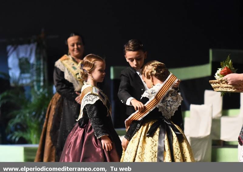 GALERÍA DE FOTOS -- Sequiol presenta a sus flamantes madrinas, Estefanía y María, en una noche brillante