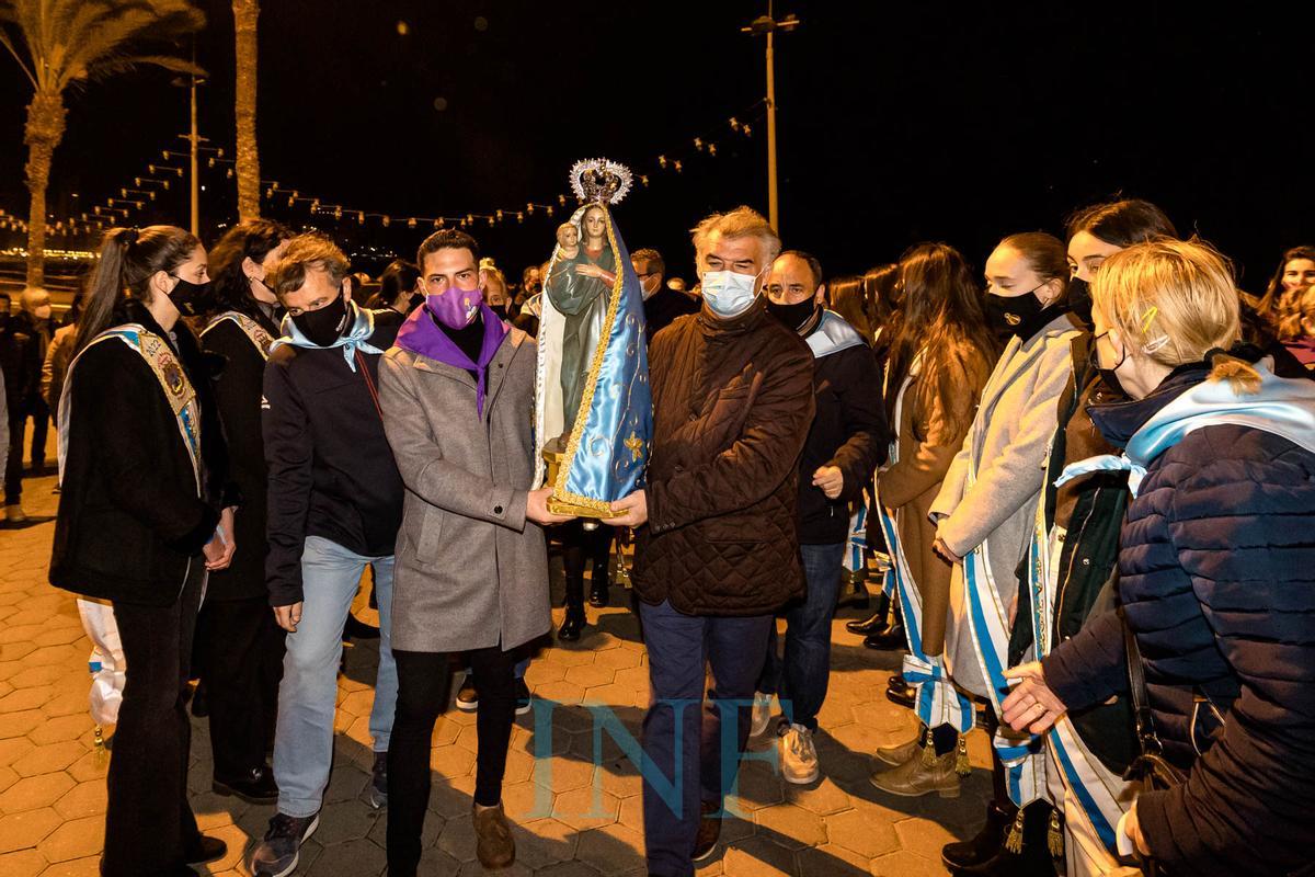 Dos años después de que el mundo se parara por el estallido de la pandemia de coronavirus, las puertas de la iglesia de San Jaime y Santa Ana se han vuelto a abrir al filo de las 5.30 de la madrugada para festejar de nuevo el 16 de Marzo, el día en el que se conmemora la Trobada de la Mare de Déu