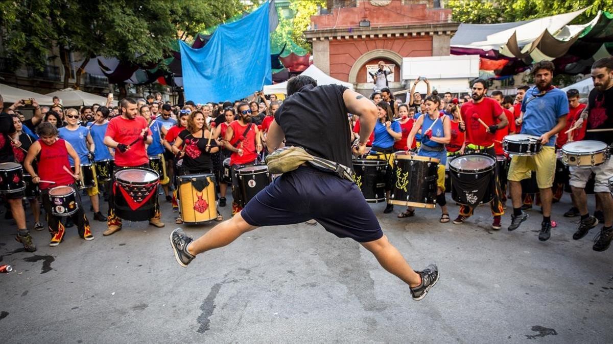 Actuación durante el pregón de inicio de las fiestas de Gràcia 2019