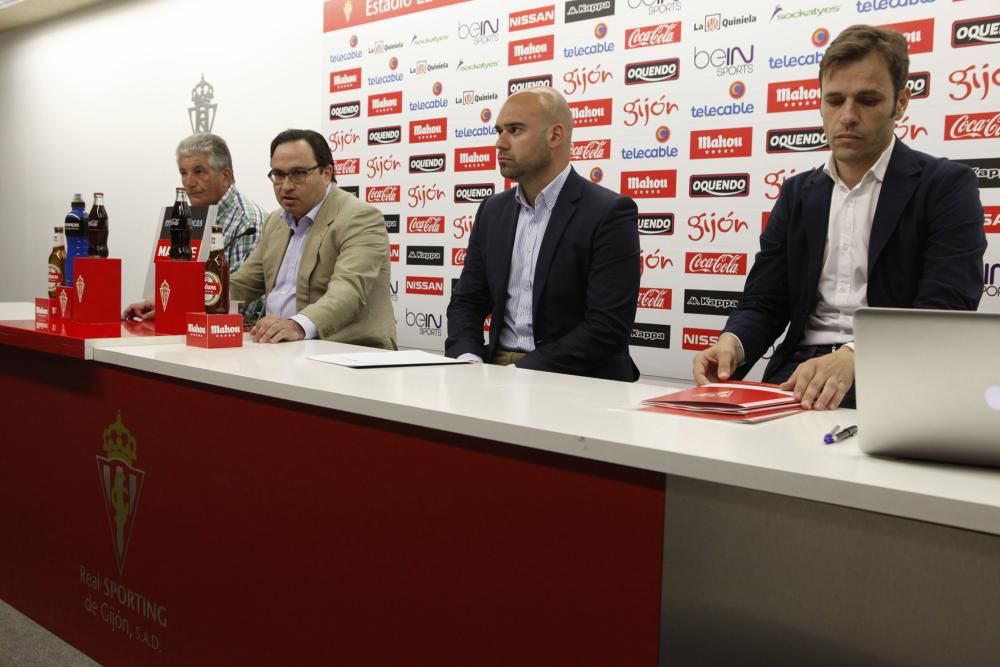 Firma del acuerdo entre el Sporting y el Fútbol Base de Gijón