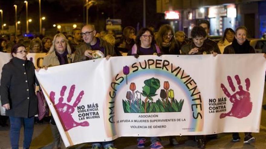 Un momento de la protesta que tomó las calles del Port de Sagunt.