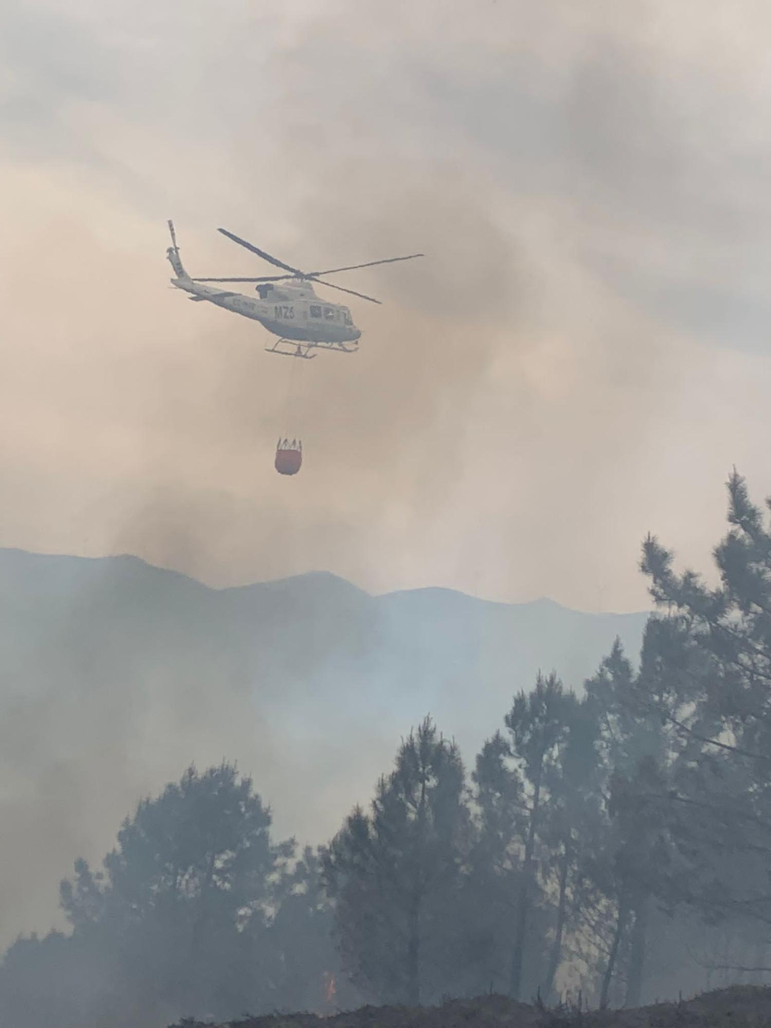 Incendio en la zona de Navelgas