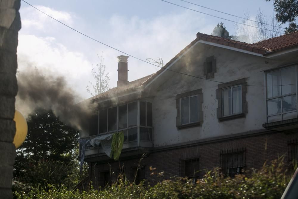 Incendio en un caserón de Jardín de Cantos, en Avilés