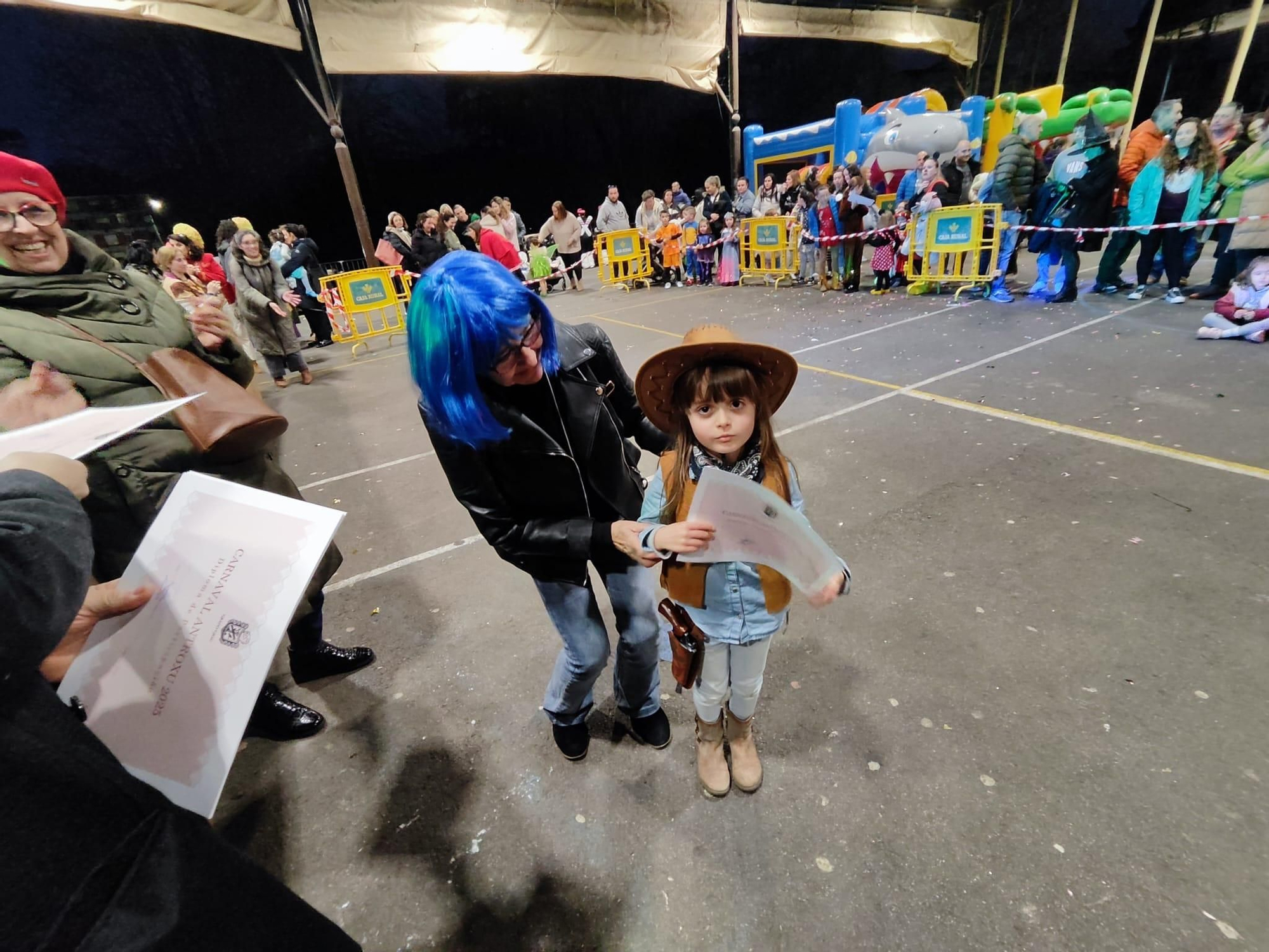 Todas las imágenes del concurso de disfraces de Grado: así fue la gran fiesta en El Frontón