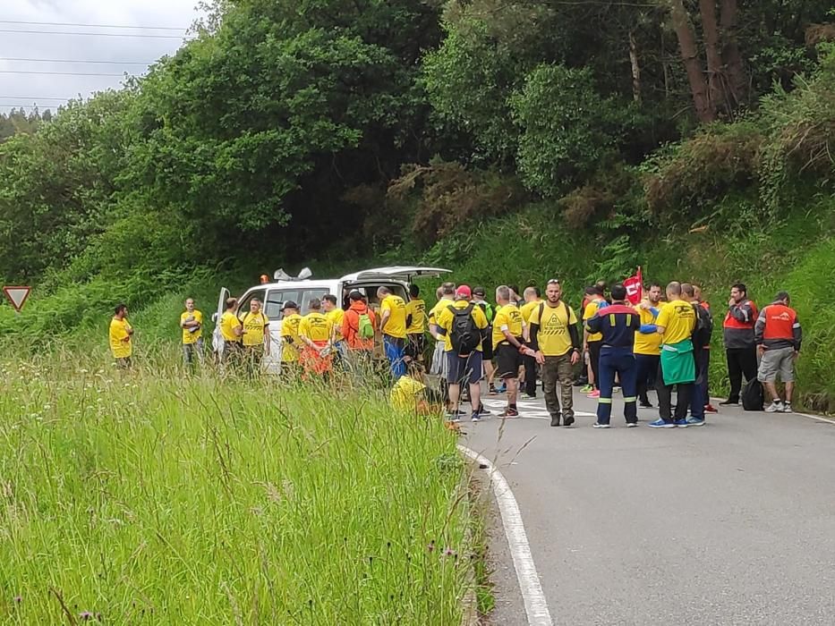 Los trabajadores de Alcoa, camino de Oviedo