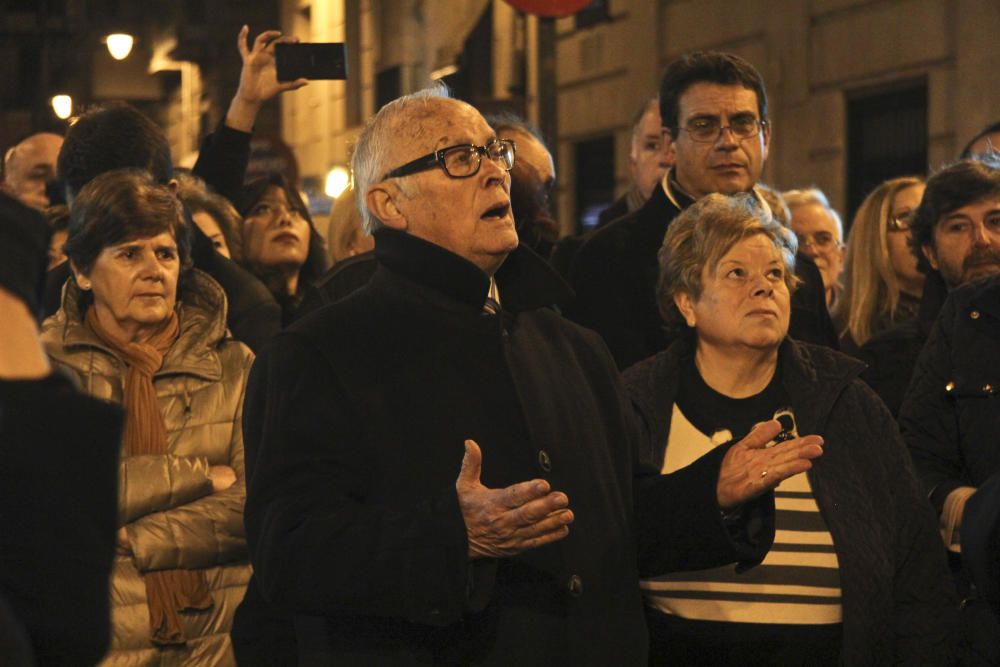 El último abrazo en Alcoy