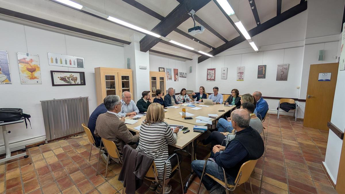 Representantes de las administraciones locales de Bullas, Jumilla y Yecla, así como de sus Doniminaciones de Origen, estuvieron presentes en la reunión