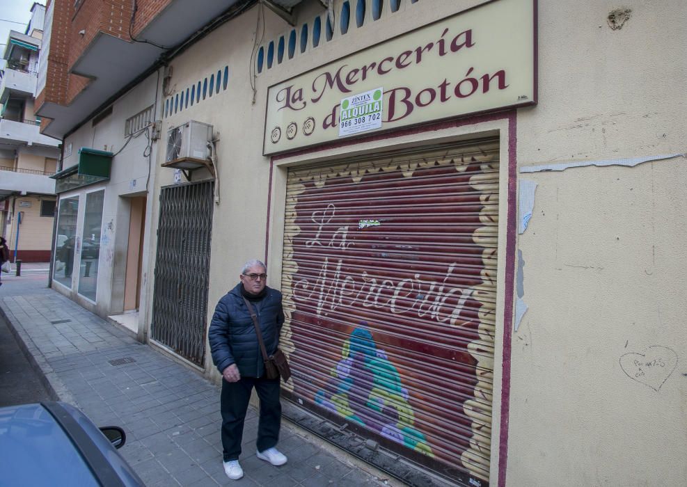 El pequeño comercio cierra en Alicante