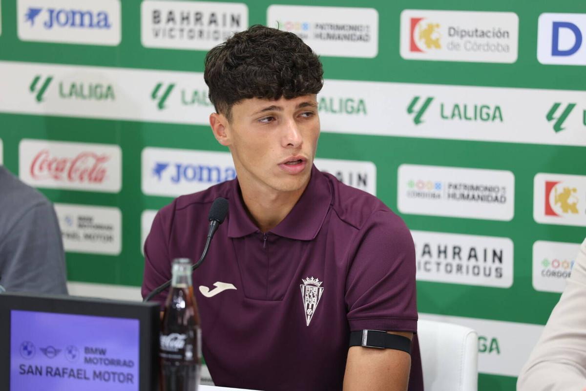 La presentación de Dani Budesca como nuevo jugador del Córdoba CF, en imágenes La presentación de Dani Budesca como nuevo jugador del Córdoba CF, en imágenes