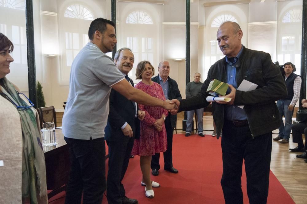 Homenaje a 47 funcionarios del Ayuntamiento de Oviedo