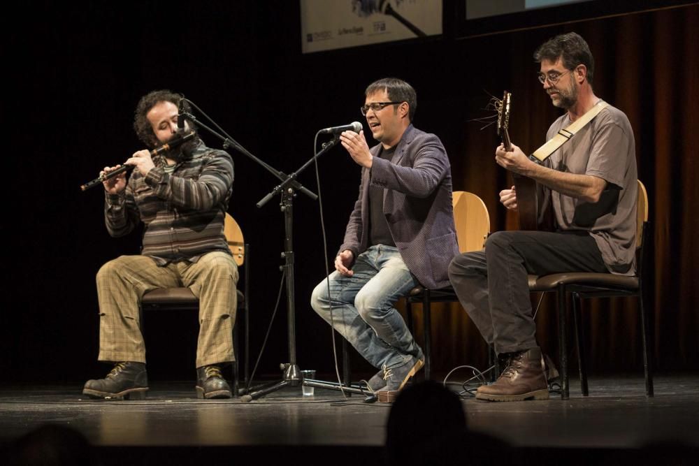 Concurso de tonada en el Teatro Filarmónica