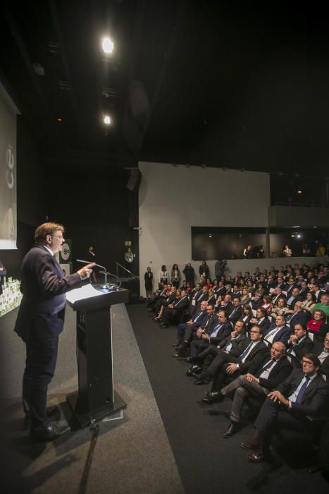 Un instante del acto en el Centro de Congresos