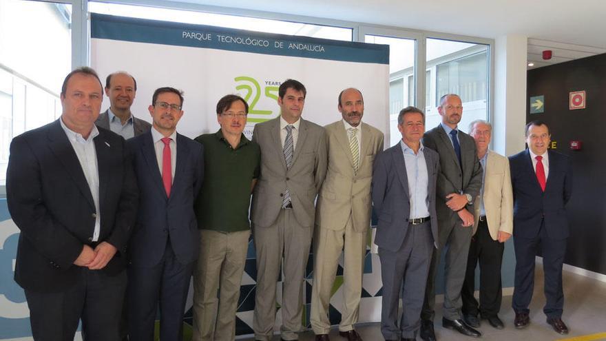 Asistentes a la inauguración del curso de verano en el edificio The Green Ray.