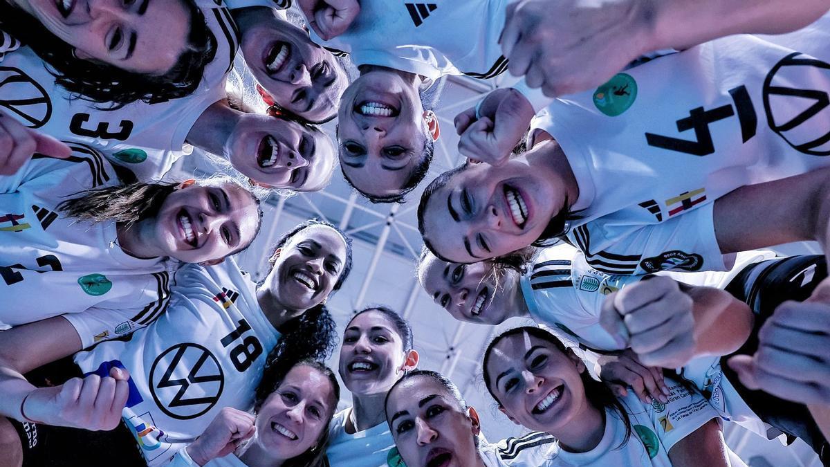 Las jugadoras del Heidelberg celebran el título conquistado de la Supercopa de España, en diciembre.