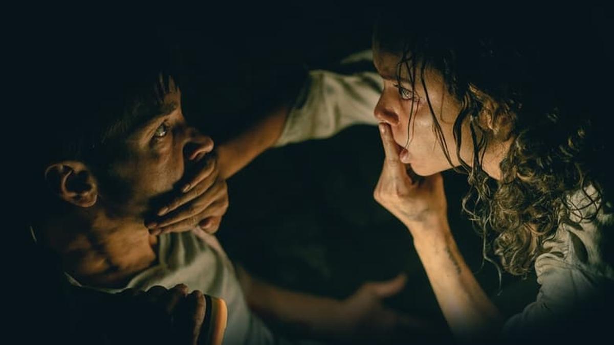 Justin Long y Georgina Campbell, en un fotograma de 'Barbarian', de Zach Cregger