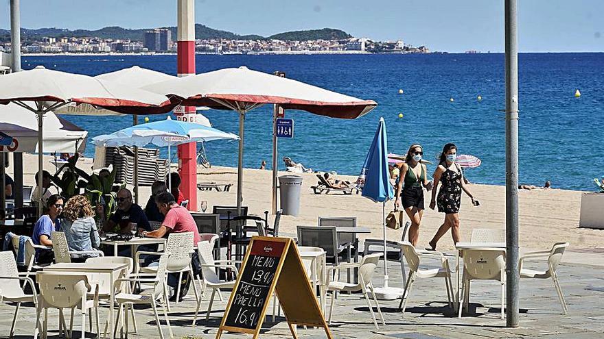 Terrasses a Platja d’Aro, en una imatge d’arxiu.  | MARC MARTÍ