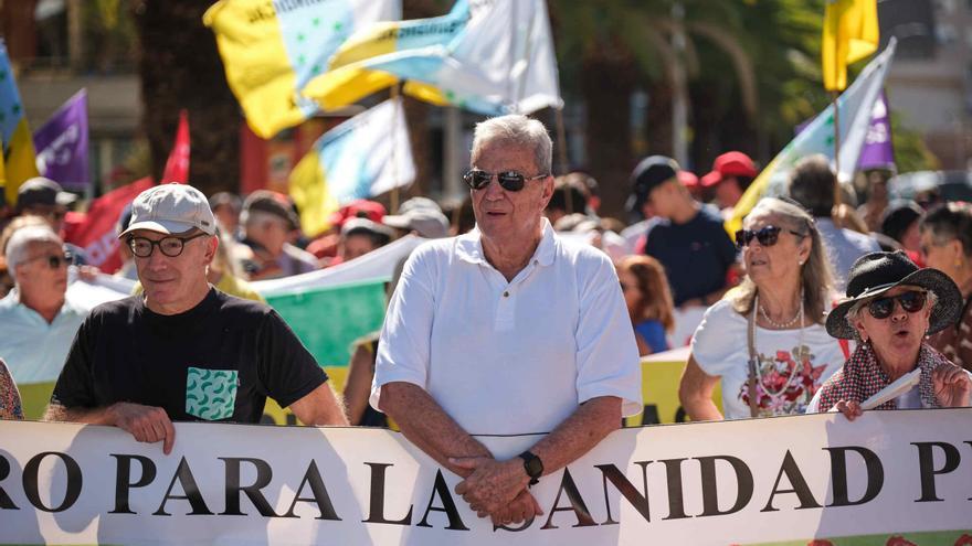 Medio millar de personas reivindican en la capital una sanidad pública de calidad