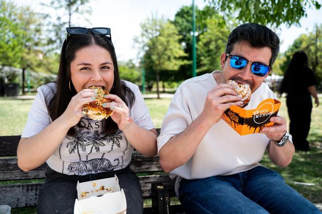 Galería | Así fue el evento de hamburguesas y tartas de queso en el parque Padre Pacífico de Cáceres