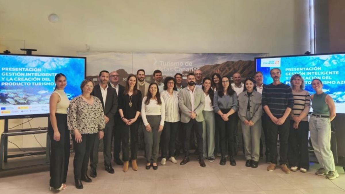 Profesionales del convenio de turismo azul.