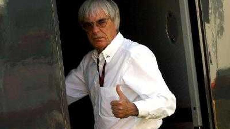 Foto de archivo del patrón de la Fórmula Uno, Bernie Ecclestone, en el Autódromo Nacional de Monza, Italia.