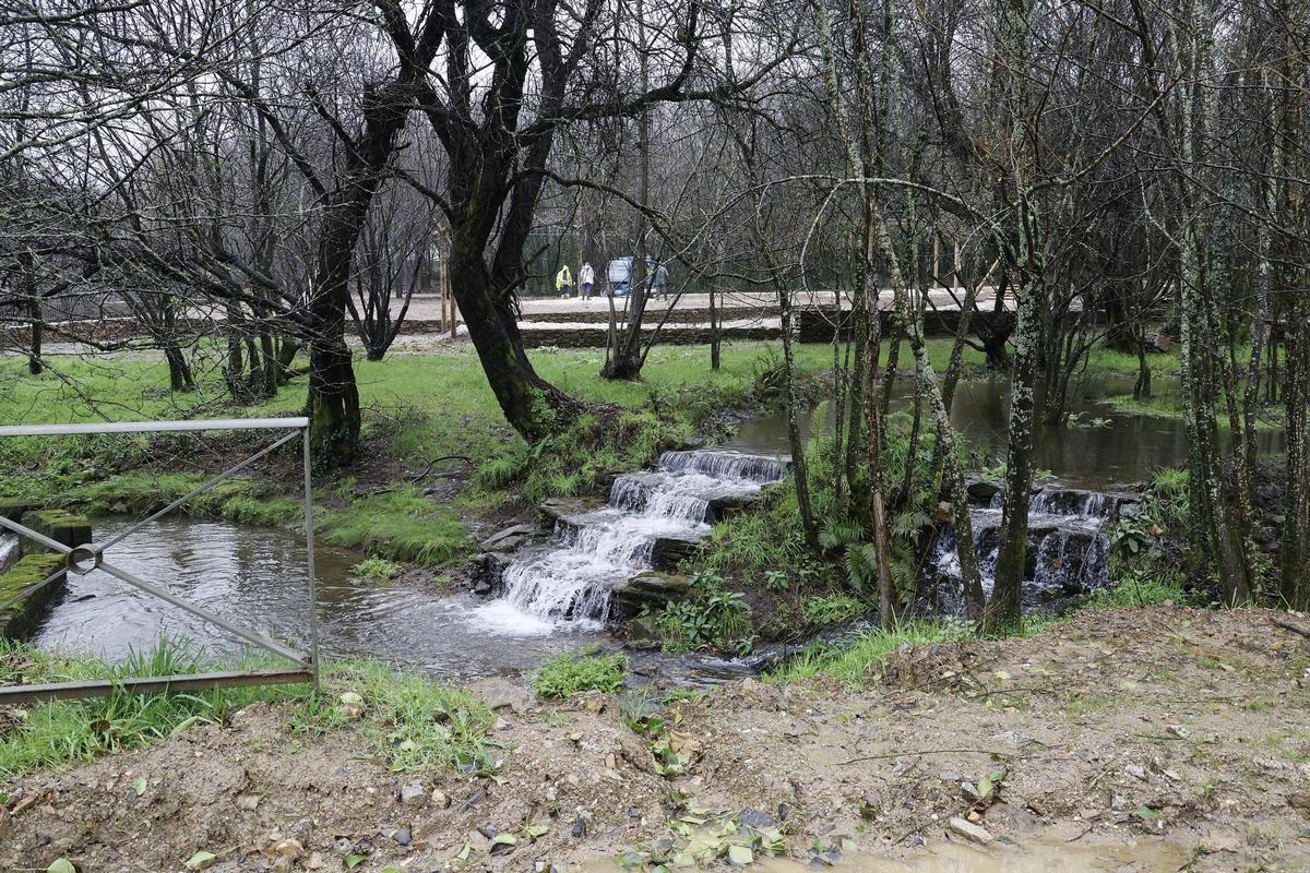 O parque de Berce do Sar, na Sionlla, é unha das novas zonas verdes de Santiago que debe incorporarse ao contrato