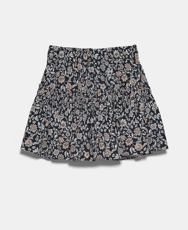Minifalda con flores de Zara