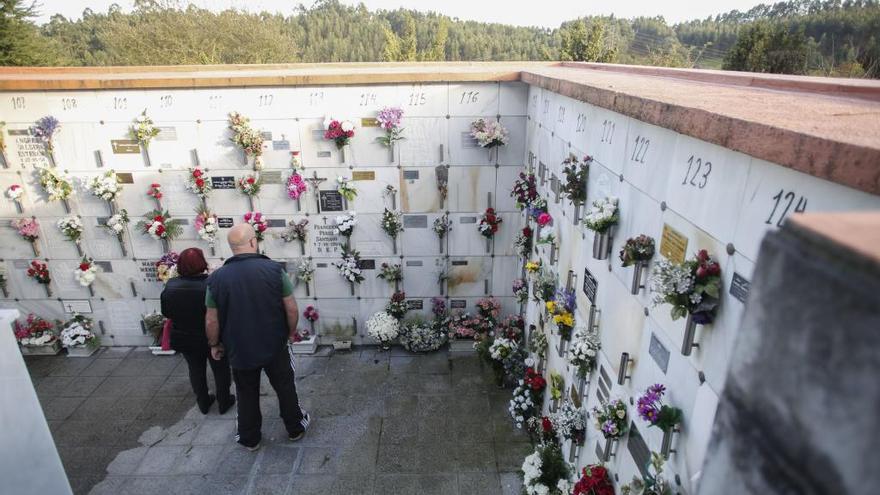 Zona de los columbarios, en el cementerio de La Carriona.