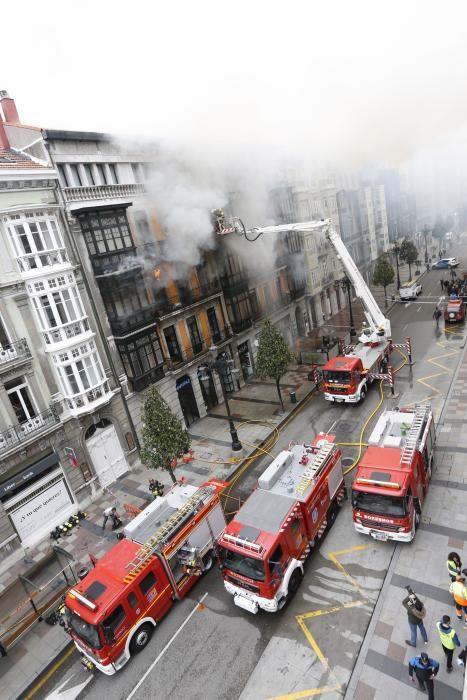 Incendio en la calle Uría de Oviedo