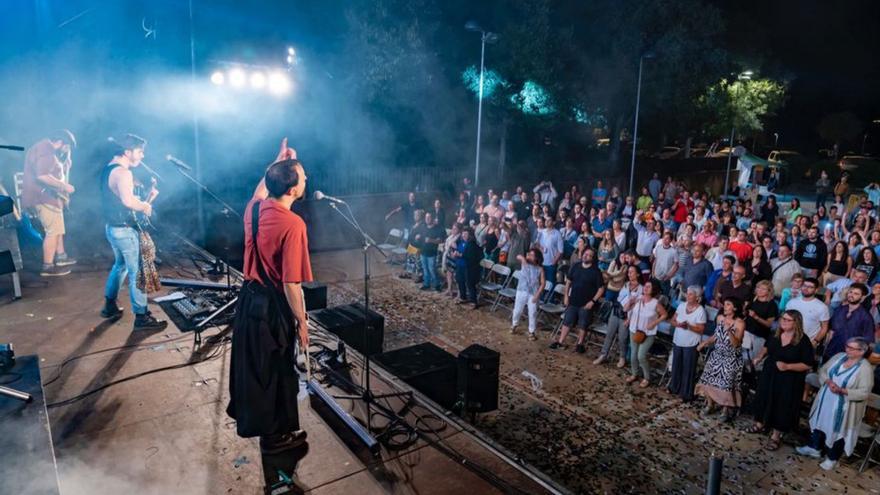 Obeses porta al Musicant de Campllong el seu nou disc i els èxits de sempre