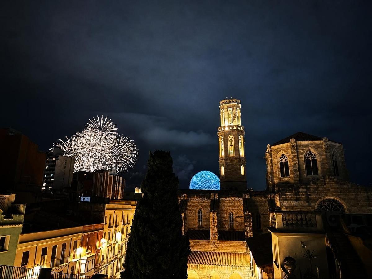 Els focs s'han pogut veure des de diferents punts de la ciutat.