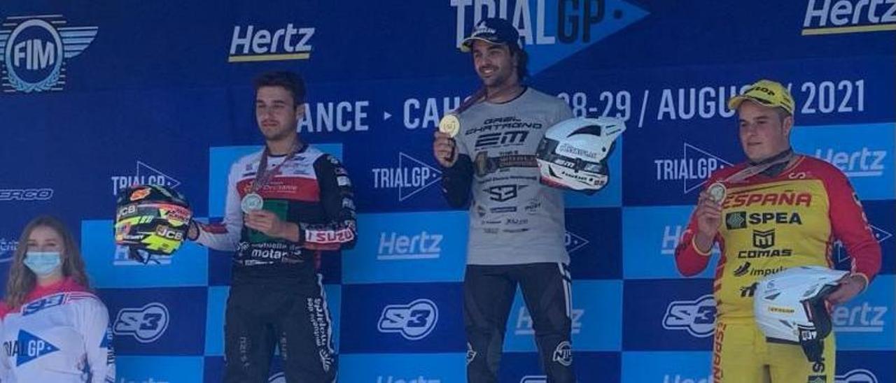 Martín Riobó, a la derecha, en el podio del Mundial de Trial de Motos Eléctricas. |  // FDV