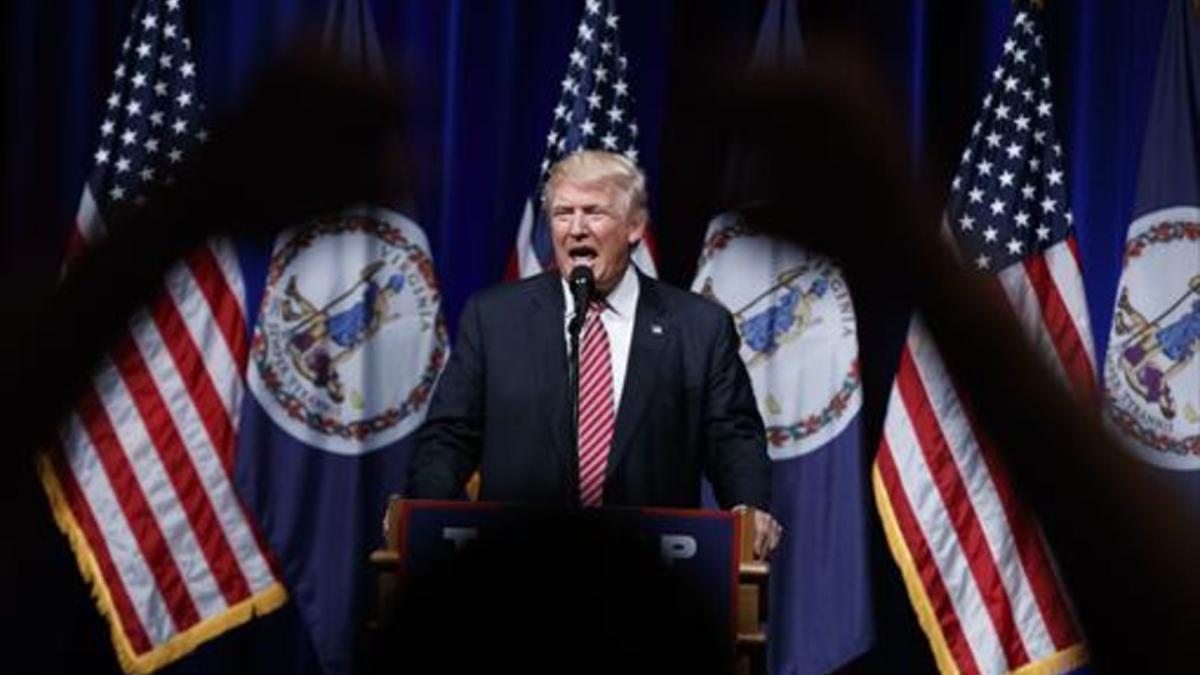 Trump interviene en un acto de campaña electoral en un instituto en Ashburn (Virginia), el pasado martes.
