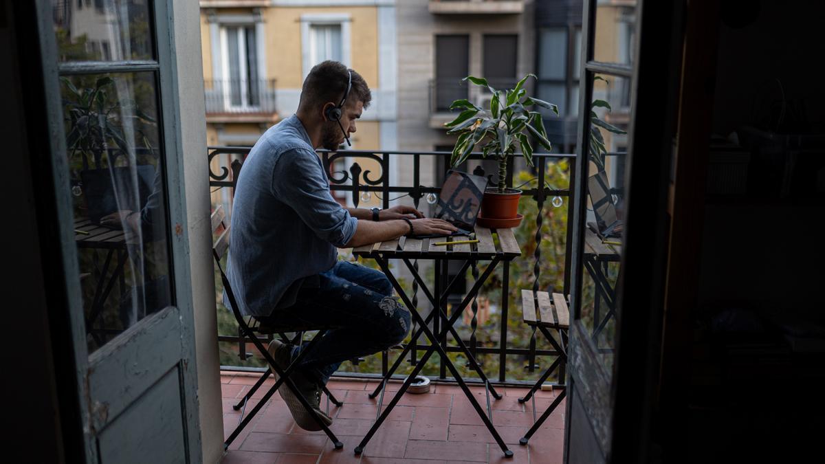 ¿Tu hijo vive contigo y trabaja? Así puedes incluirlo en tu renta 2024 si cumple estos requisitos