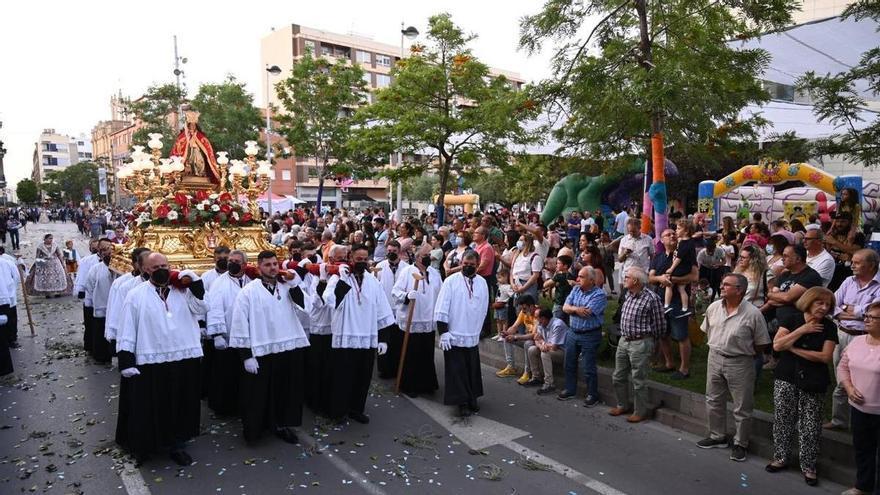 Almassora demuestra su fervor por la patrona